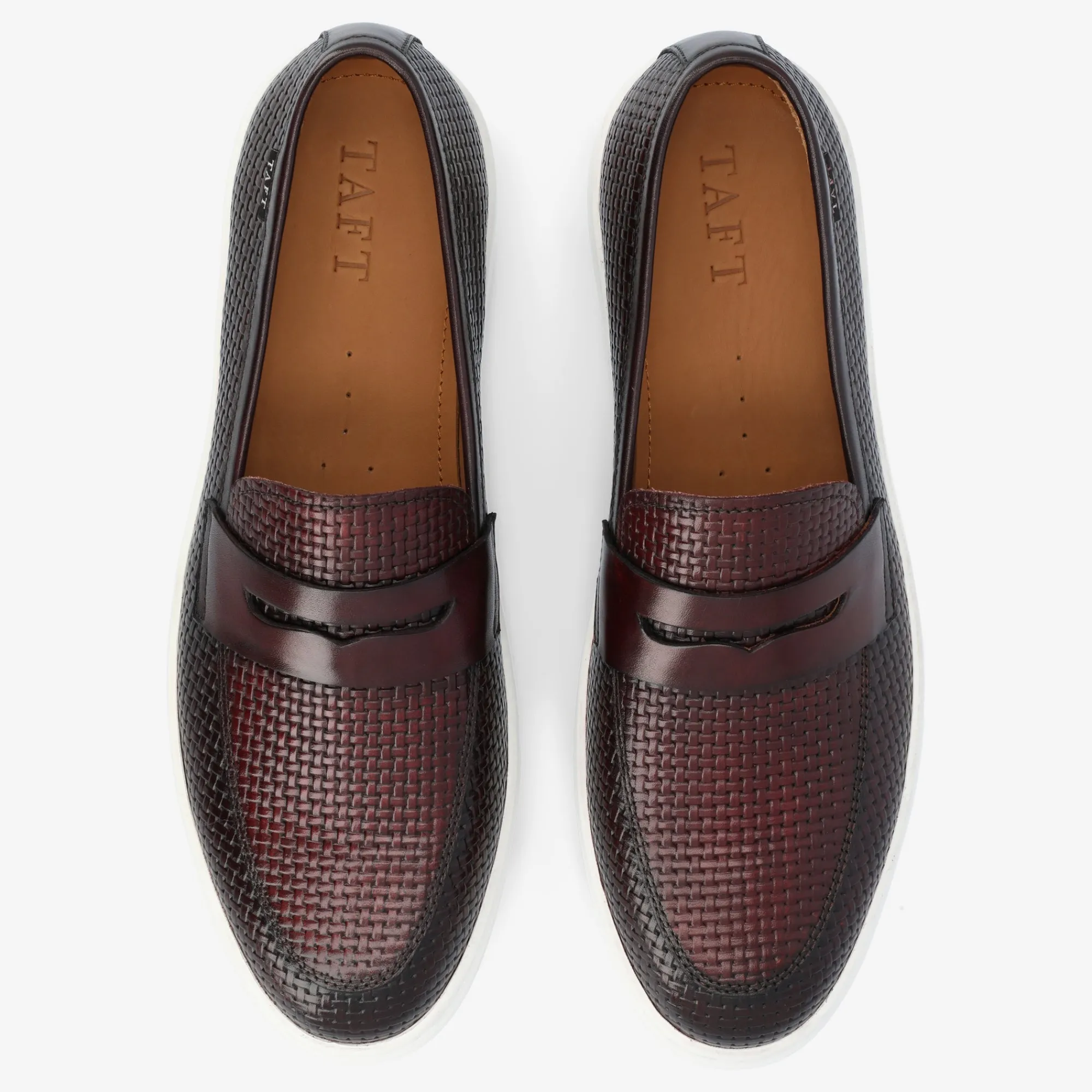 Shop TAFT Model 106 Loafer In Cherry
